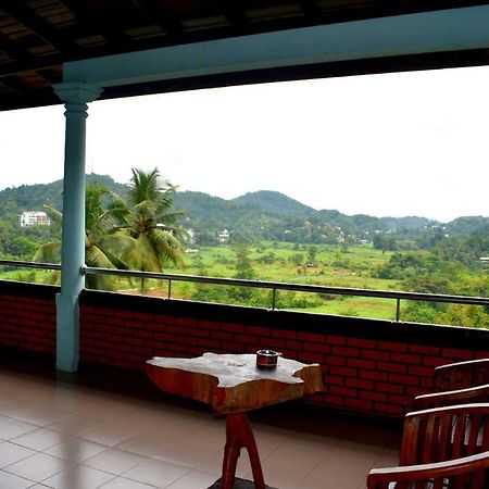 Rathna Gems Halt Hotel Ratnapura Exterior foto