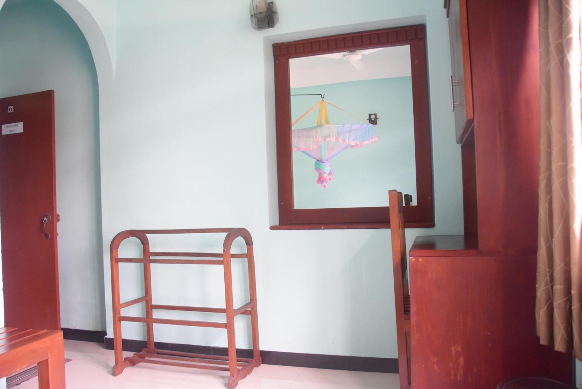 Rathna Gems Halt Hotel Ratnapura Exterior foto