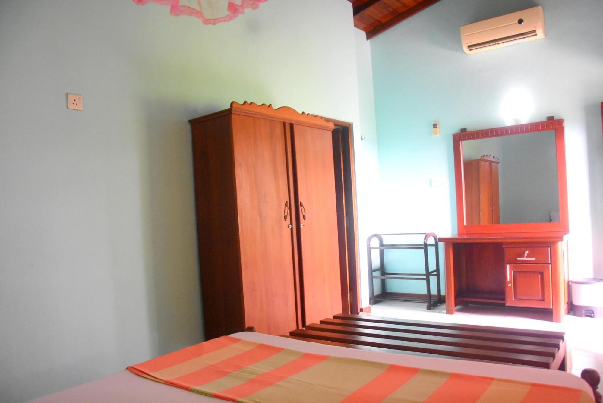 Rathna Gems Halt Hotel Ratnapura Exterior foto