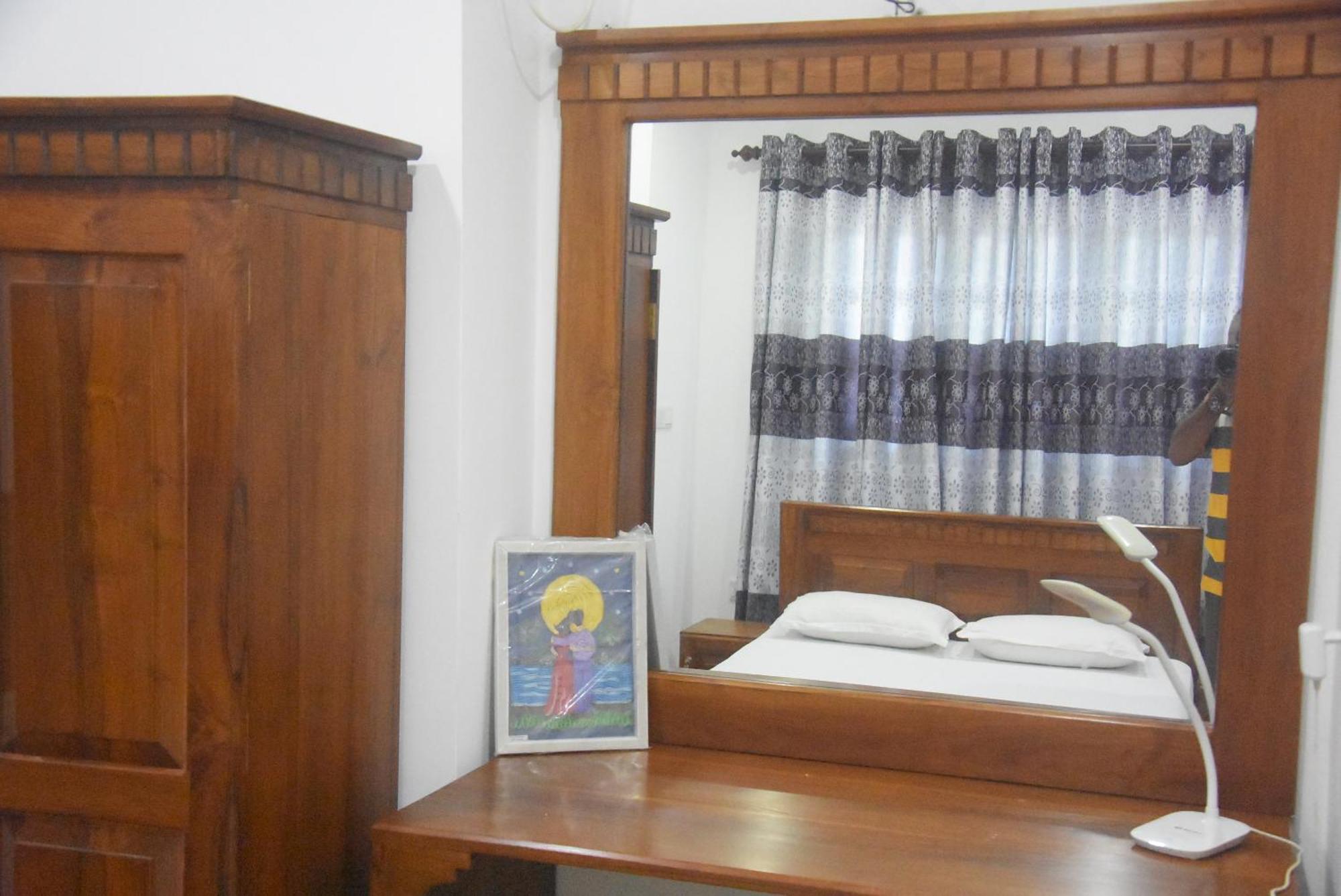Rathna Gems Halt Hotel Ratnapura Exterior foto