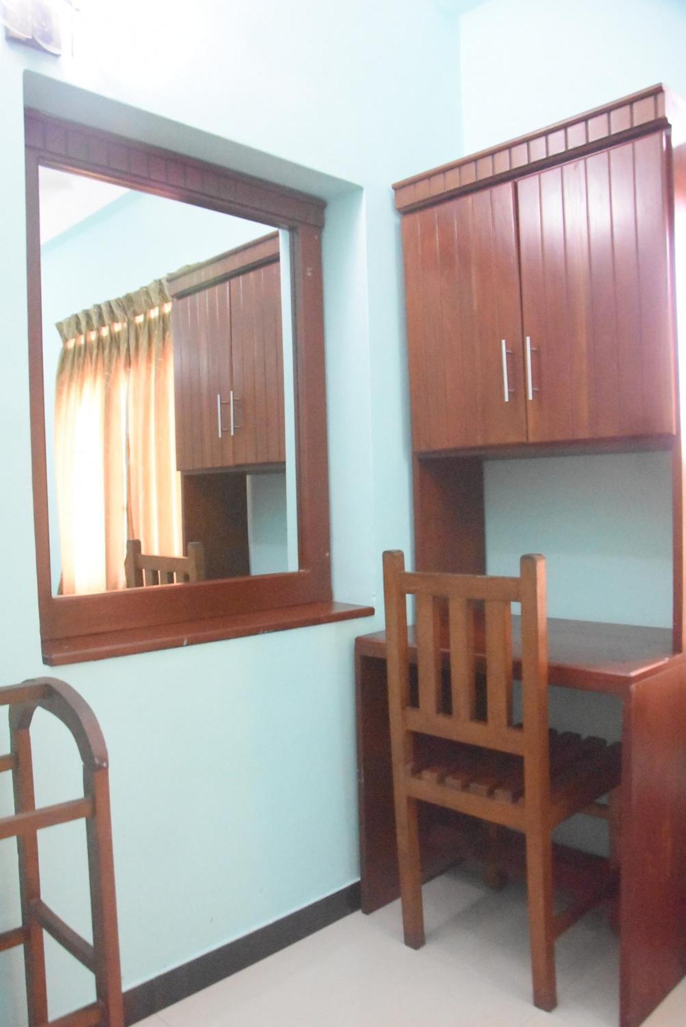 Rathna Gems Halt Hotel Ratnapura Exterior foto