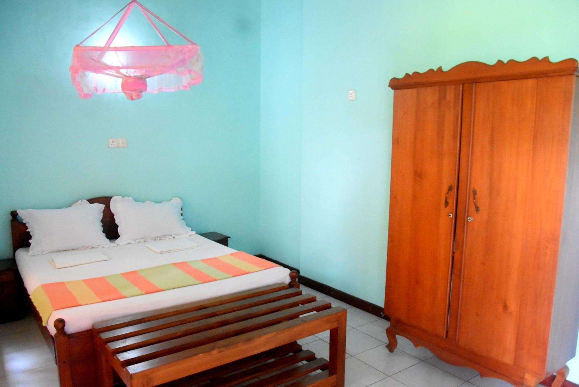 Rathna Gems Halt Hotel Ratnapura Exterior foto