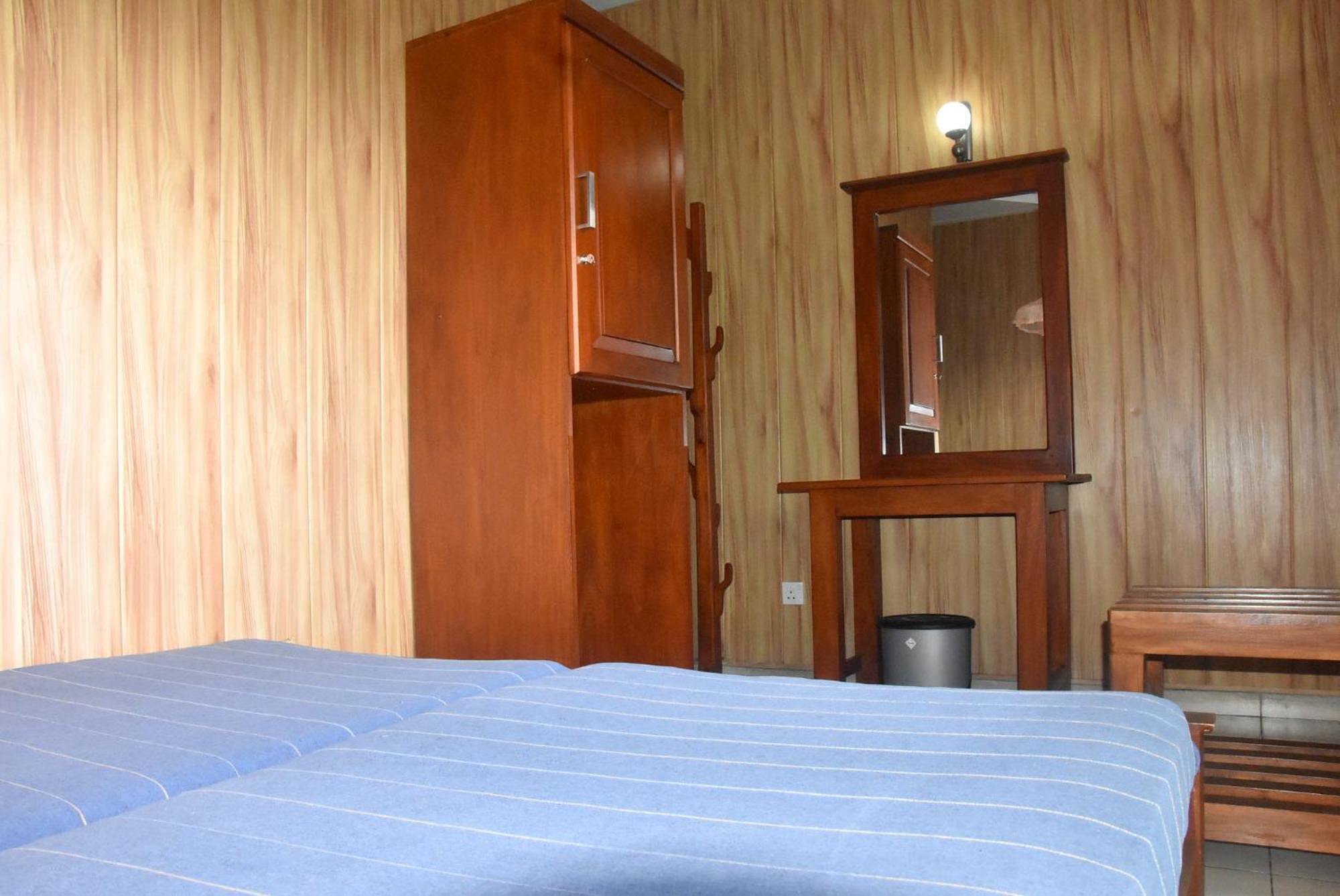 Rathna Gems Halt Hotel Ratnapura Exterior foto