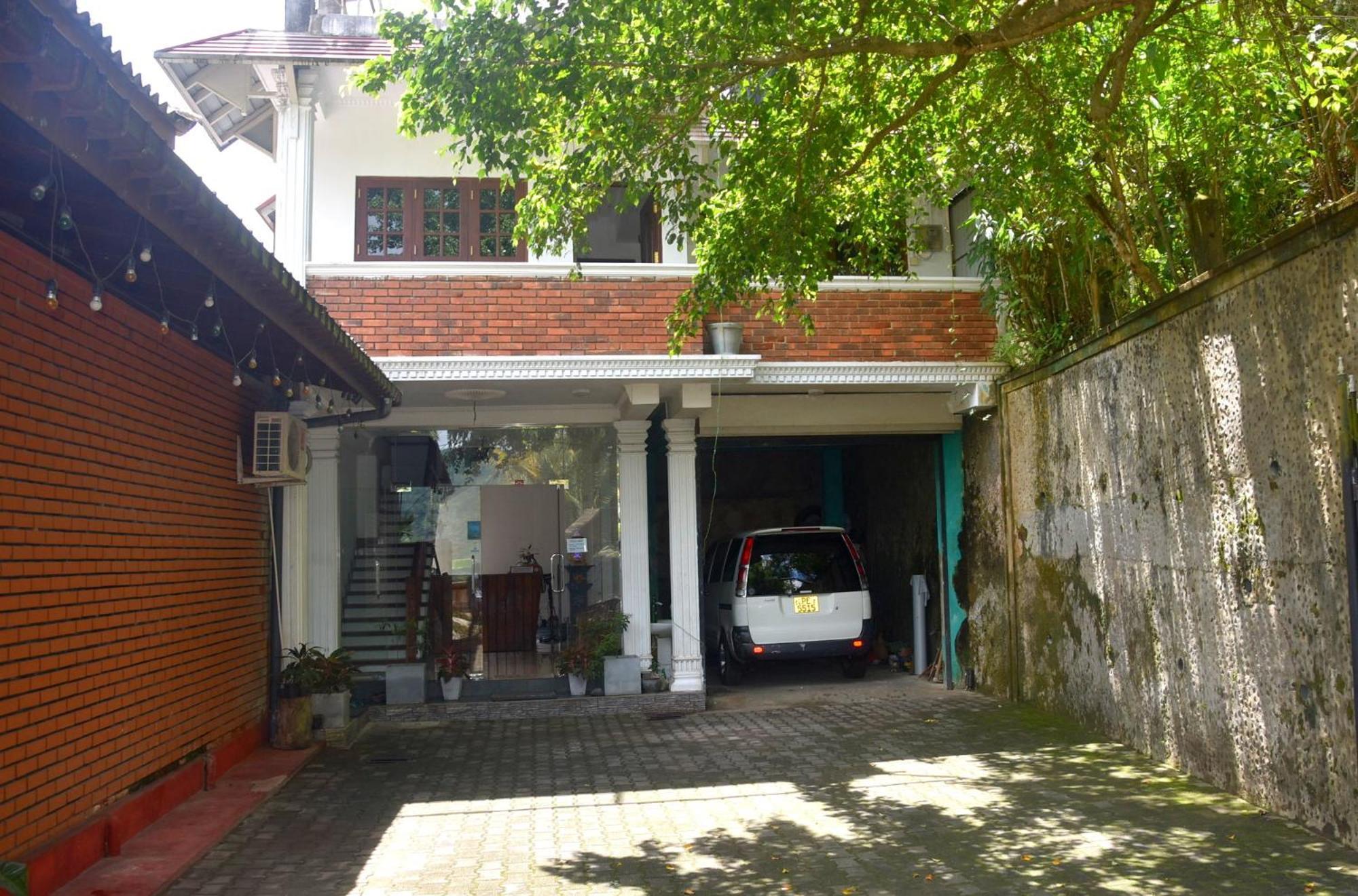 Rathna Gems Halt Hotel Ratnapura Exterior foto