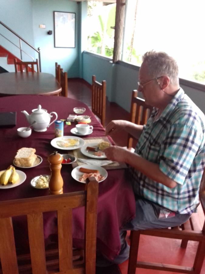 Rathna Gems Halt Hotel Ratnapura Exterior foto