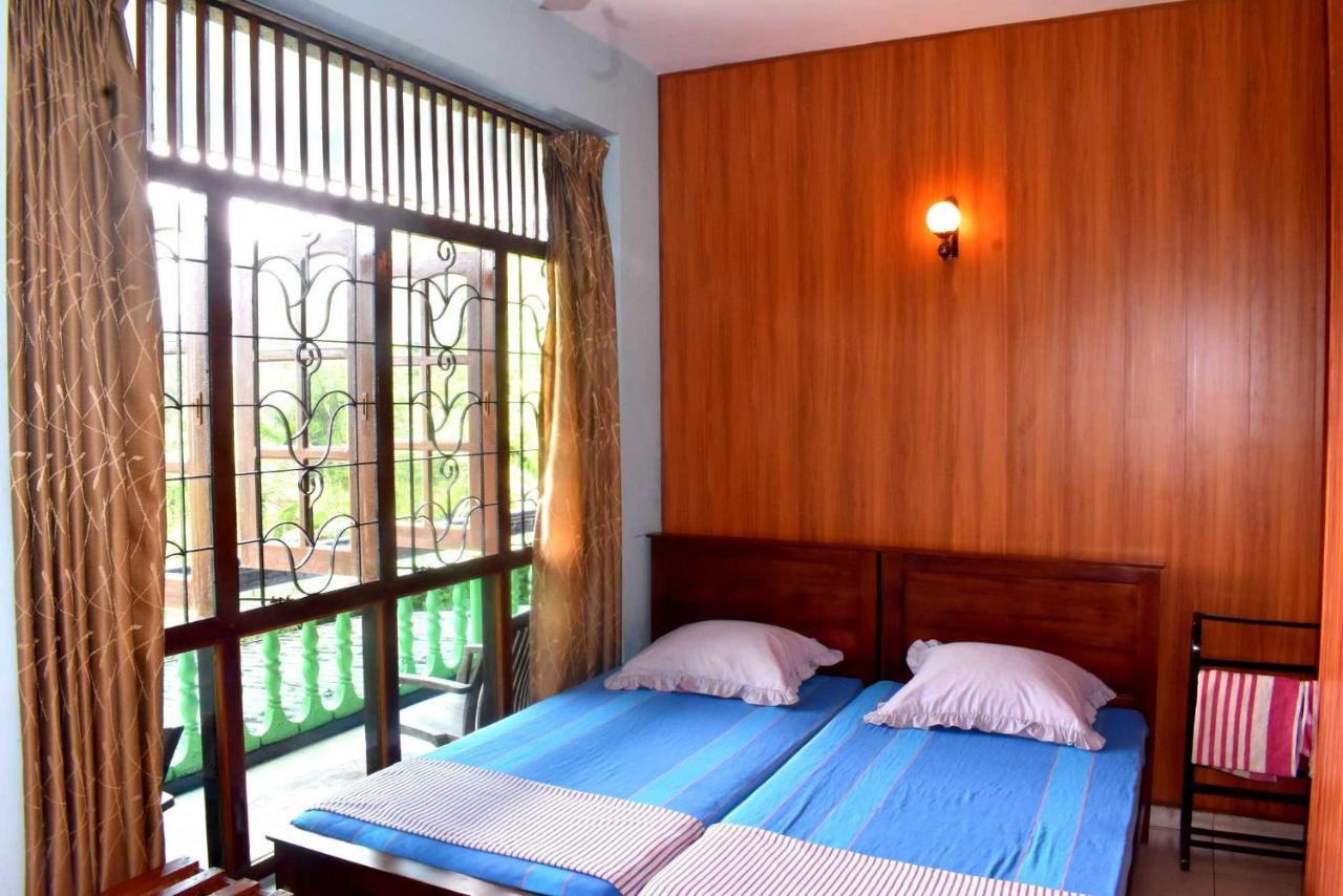 Rathna Gems Halt Hotel Ratnapura Exterior foto