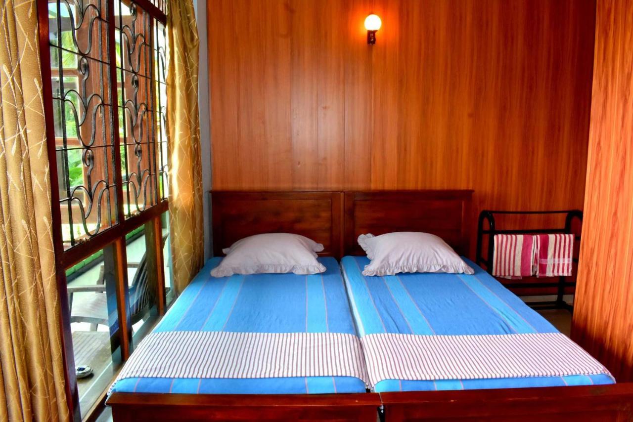 Rathna Gems Halt Hotel Ratnapura Exterior foto