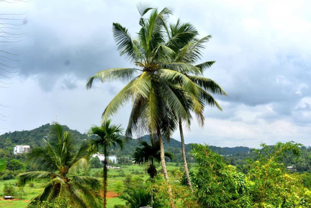 Rathna Gems Halt Hotel Ratnapura Exterior foto