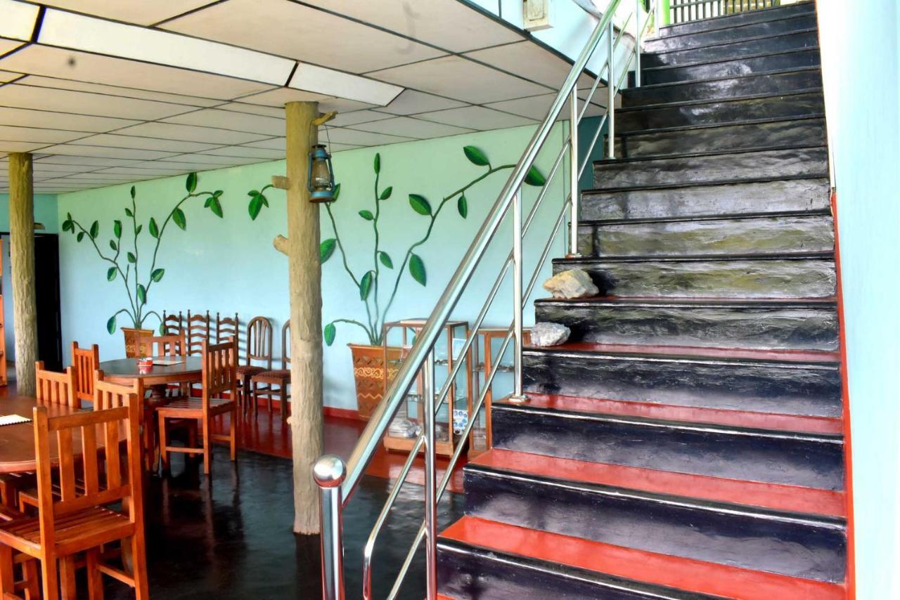 Rathna Gems Halt Hotel Ratnapura Exterior foto
