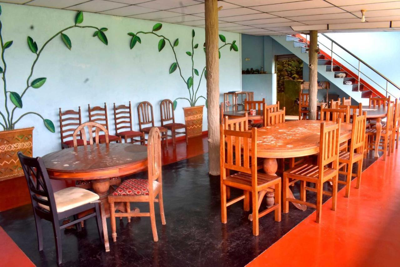 Rathna Gems Halt Hotel Ratnapura Exterior foto
